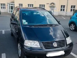 Schwarz Gebraucht 2003 VW Sharan Van / Kleinbus | 2.000 €