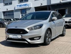 Grau Gebraucht 2018 Ford Focus ST-Line Limousine | 11.999 € (Guter Preis)