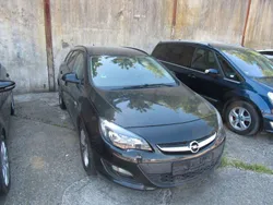 Schwarz Gebraucht 2013 Opel Astra Limousine | 2.990 € (Guter Preis)
