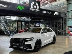 Weiß (gletscherweiß metallic) Gebraucht 2023 Audi SQ8 Comfort SUV | 154.900 €