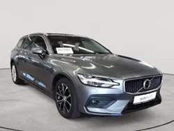 Osmium grey metallic Gebraucht 2021 Volvo V60 Momentum Kombi | 20.490 € (Guter Preis)