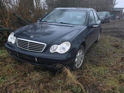 Andere farben Gebraucht 2001 Mercedes C180 Limousine | 800 €
