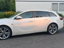 Weiß Gebraucht 2015 Opel Insignia OPC Kombi | 11.300 € (Fairer Preis)