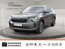 Grau (graphitegrau metallic) Gebraucht 2025 Skoda Kodiaq Selection SUV | 51.890 € (Fairer Preis)