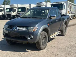 Grau Gebraucht 2008 Mitsubishi L200 Intense Abholung | 5.900 €