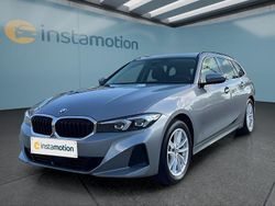Grau Gebraucht 2024 BMW 318 Kombi | 41.899 €