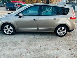 Beige Gebraucht 2011 Renault Scénic Van / Kleinbus | 4.750 €