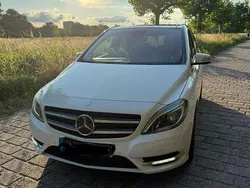 Weiß Gebraucht 2012 Mercedes B200 Van / Kleinbus | 7.900 € (Guter Preis)