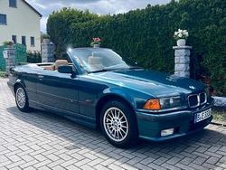 Grün Gebraucht 1996 BMW 318 Cabriolet M Sport Cabrio | 4.400 € (Fairer Preis)