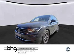 Grau Gebraucht 2021 VW Tiguan Life SUV | 22.630 € (Fairer Preis)