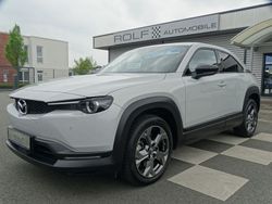 Weiß ceramic (metallic) Gebraucht 2022 Mazda MX30 SUV | 21.980 € (Teuer)