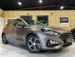 Silky bronze / met Gebraucht 2023 Hyundai i30 Select Kombi | 20.499 €