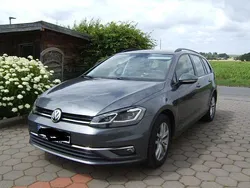 Grau Gebraucht 2019 VW Golf VII Comfortline Kombi | 10.900 € (Fairer Preis)