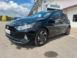 Phantom black / met Gebraucht 2023 Hyundai i20 Kleinwagen | 18.990 €