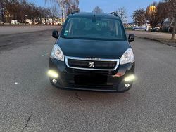 Schwarz Gebraucht 2018 Peugeot Partner Tepee Van / Kleinbus | 11.000 € (Fairer Preis)