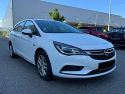 Weiß Gebraucht 2018 Opel Astra Edition Kombi | 6.500 € (Etwas zu teuer)