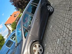Grau Gebraucht 2009 Opel Zafira Edition Van / Kleinbus | 1.490 € (Guter Preis)
