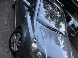 Grau Gebraucht 2009 Opel Zafira Van / Kleinbus | 2.600 € (Fairer Preis)