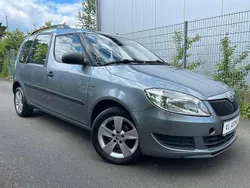 Platingrau metallic Gebraucht 2013 Skoda Roomster Kombi | 5.490 € (Fairer Preis)