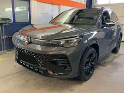 Grau Gebraucht 2025 VW Tiguan R-line SUV | 46.750 € (Fairer Preis)