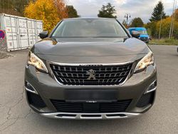 Grün Gebraucht 2018 Peugeot 3008 SUV | 16.600 € (Fairer Preis)