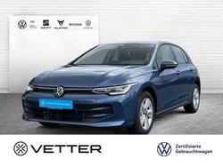 Blau Gebraucht 2024 VW Golf VIII Life Limousine | 24.949 € (Fairer Preis)