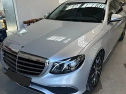 Silber Gebraucht 2019 Mercedes E300 Classic Limousine | 24.500 € (Fairer Preis)
