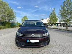 Rot Gebraucht 2018 VW Touran Sound Van / Kleinbus | 15.900 € (Guter Preis)