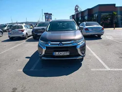 Braun Gebraucht 2017 Mitsubishi Outlander SUV | 12.450 € (Fairer Preis)