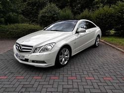 Weiß Gebraucht 2012 Mercedes E220 Coupé | 8.690 € (Fairer Preis)