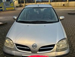 Grau Gebraucht 2005 Nissan Almera Tino Van / Kleinbus | 2.000 € (Guter Preis)