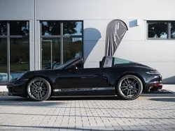 Tiefschwarzmetallic Gebraucht 2022 Porsche 992 Cabrio | 224.900 €
