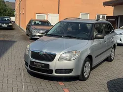 Silber Gebraucht 2010 Skoda Fabia Kombi | 2.999 € (Teuer)