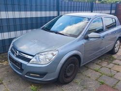 Grau Gebraucht 2006 Opel Astra Edition Limousine | 1.800 € (Fairer Preis)