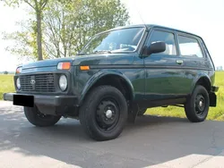 Grün Gebraucht 2010 Lada niva SUV | 7.900 €