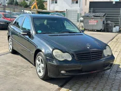 Schwarz Gebraucht 2000 Mercedes C320 Limousine | 1.850 € (Fairer Preis)
