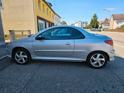 Grau Gebraucht 2004 Peugeot 206 CC Cabrio | 1.800 € (Teuer)