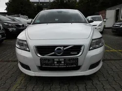 Weiß Gebraucht 2012 Volvo V50 R-Design Pro Kombi | 3.900 € (Fairer Preis)