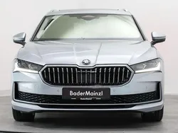Silber Gebraucht 2024 Skoda Superb LAURIN & KLEMENT Kombi | 44.830 €