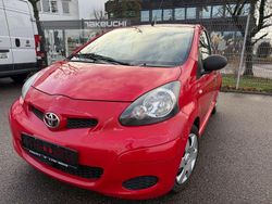 Rot Gebraucht 2009 Toyota Aygo Kleinwagen | 2.490 € (Guter Preis)