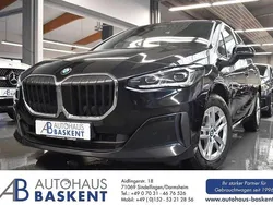 Black sapphire metallic Gebraucht 2023 BMW 218 Van / Kleinbus | 18.980 €