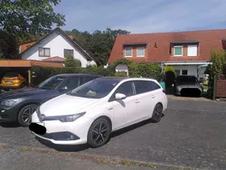 Weiß Gebraucht 2017 Toyota Auris Touring Sports Kombi | 13.900 € (Fairer Preis)