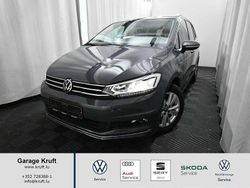 Grau Gebraucht 2020 VW Touran Highline Van / Kleinbus | 19.890 € (Guter Preis)