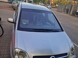 Silber Gebraucht 2005 Opel Meriva Cosmo Van / Kleinbus | 3.500 € (Fairer Preis)
