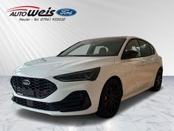 Weiß Gebraucht 2024 Ford Focus ST Limousine | 38.900 € (Teuer)