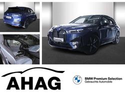 Phytonicblau metallic Gebraucht 2024 BMW iX SUV | 55.840 € (Fairer Preis)