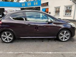 Violet Gebraucht 2014 Peugeot 208 Kleinwagen | 6.490 € (Fairer Preis)