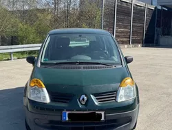 Grün Gebraucht 2004 Renault Modus Van / Kleinbus | 1.499 €