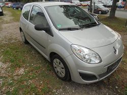 Silber Gebraucht 2009 Renault Twingo Authentique Kleinwagen | 3.950 € (Teuer)