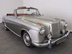Grau Gebraucht 1959 Mercedes 220 SE Cabrio | 195.000 €